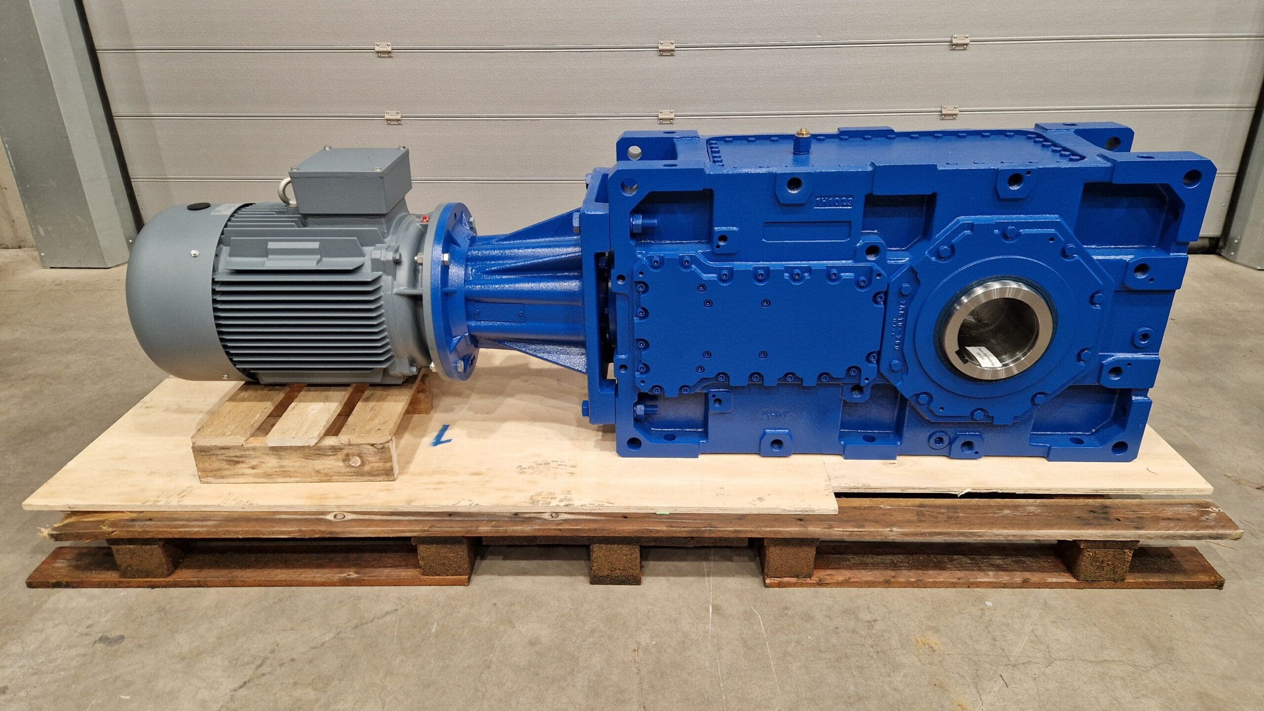 Heavy-Duty Motovario B4Z Bevel-Helical Gearbox Despatched